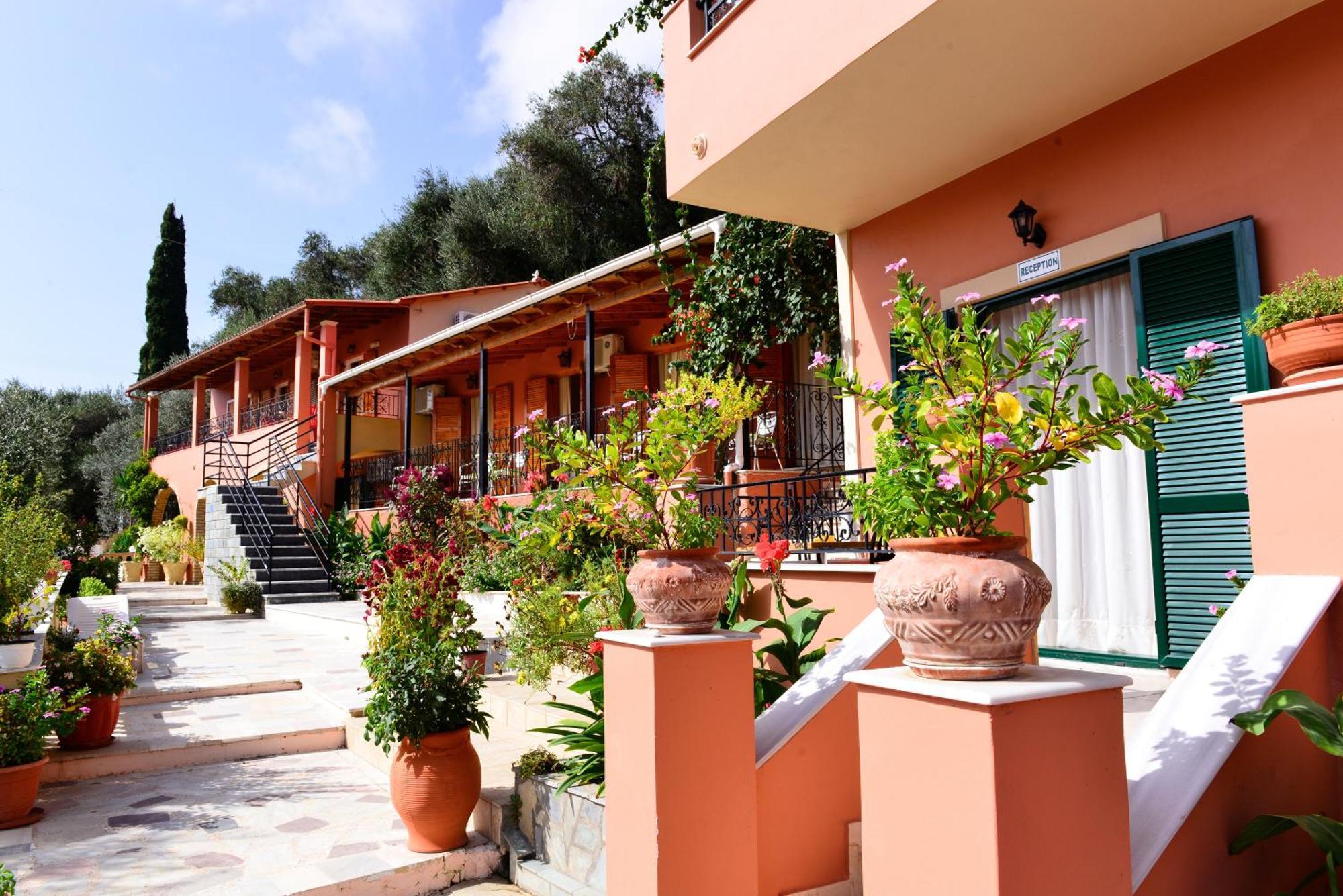 Aparthotel Paradise 2*